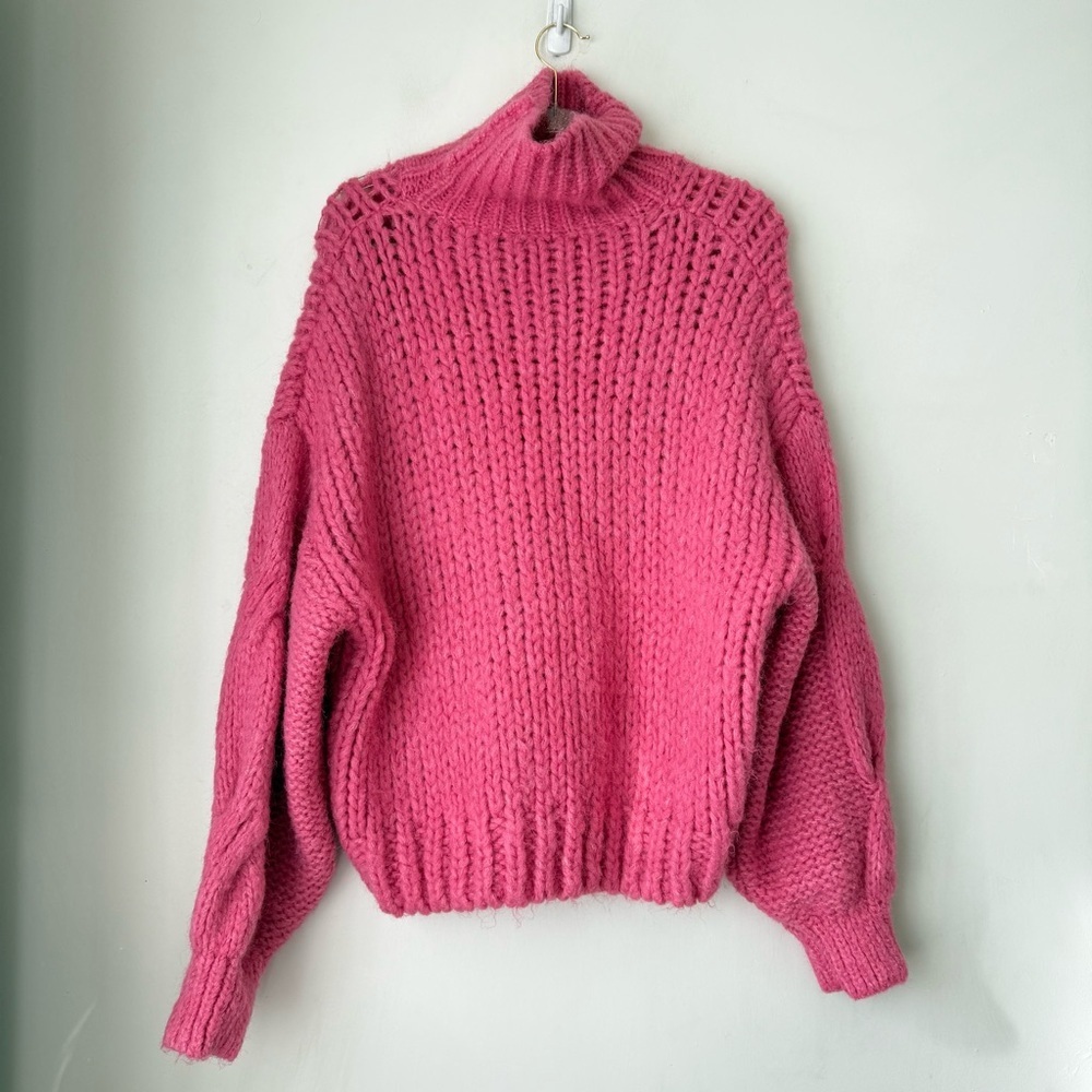 Bright Pink Oversized Chunky Knit Turtleneck Sweater M